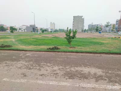 1 Kanal Plot For Sale In Q-Block Khayaban-E-Amin Society Lhr.
