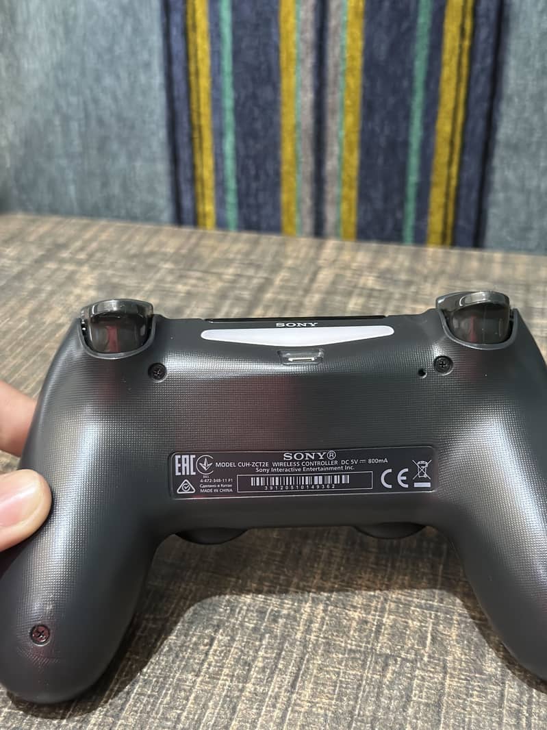 PS 4 controller 4