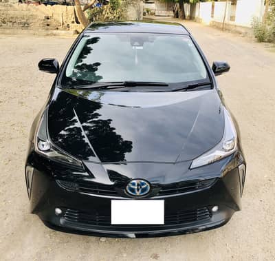 Toyota Prius S Safety Plus 2 bumper to bumper original guaranteed