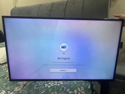 Samsung 4K UHD MU7000 43”