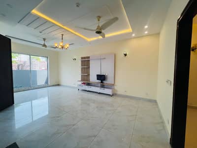 5MARLA BRAND NEW HOUSE IN DHA PHASE 9
