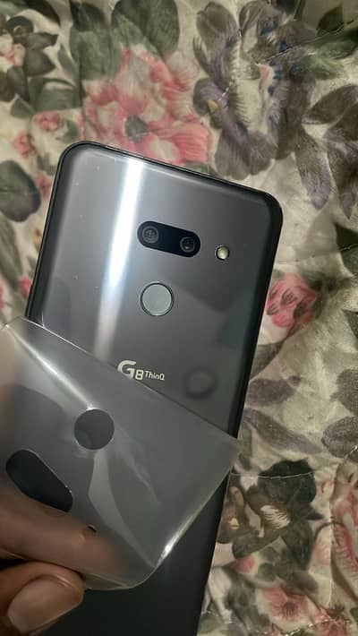 lg G8 thinQ 6/128 condition 10/9.5