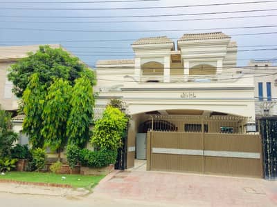 1 Kanal Semi Commercial Elegant House for Sale Johar Town - Hot Location