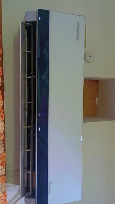 1.5 ton Kenwood split AC in a very good condition