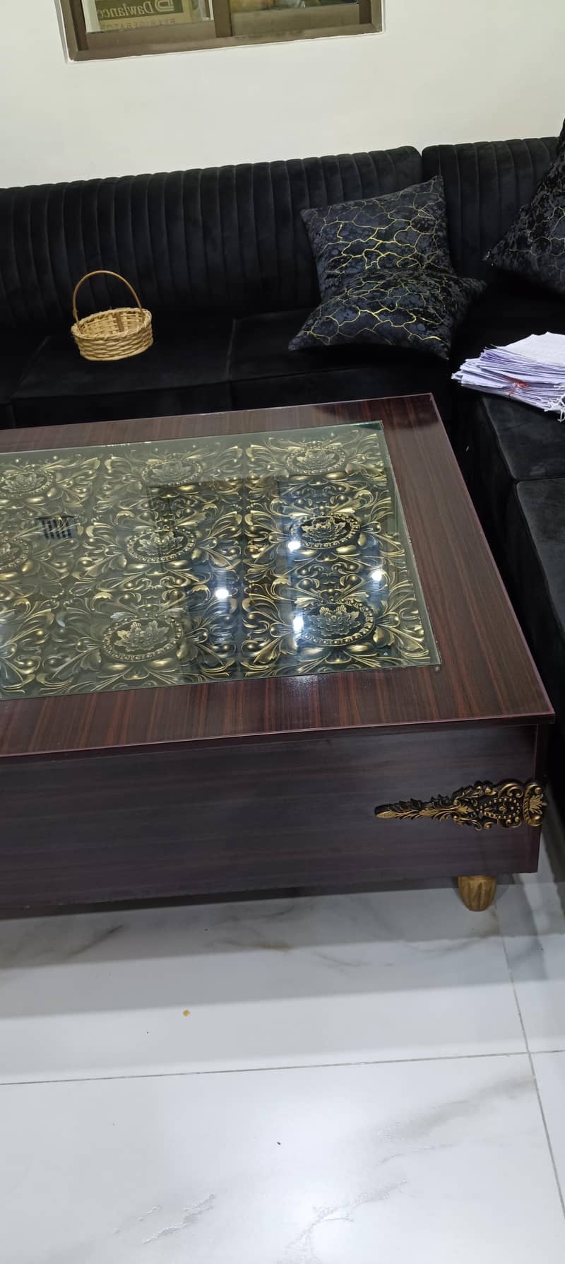 Center Table 0
