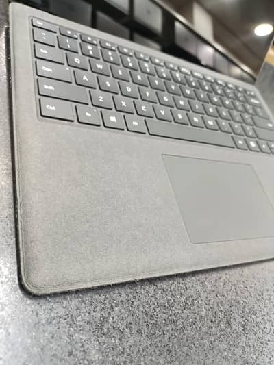 Surface Book (i7 8th Gen)