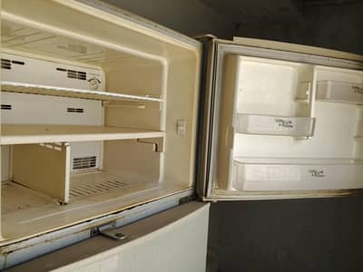 medium size Refrigerator good in condition