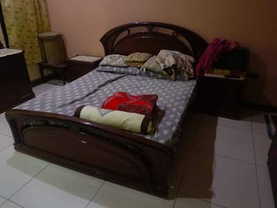 Wooden Bedroom Furniture Set