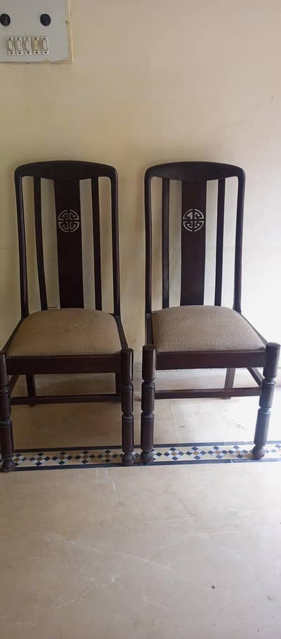 Solid Wood Dining Chairs Set of 6 Durable & Elegant (Used)