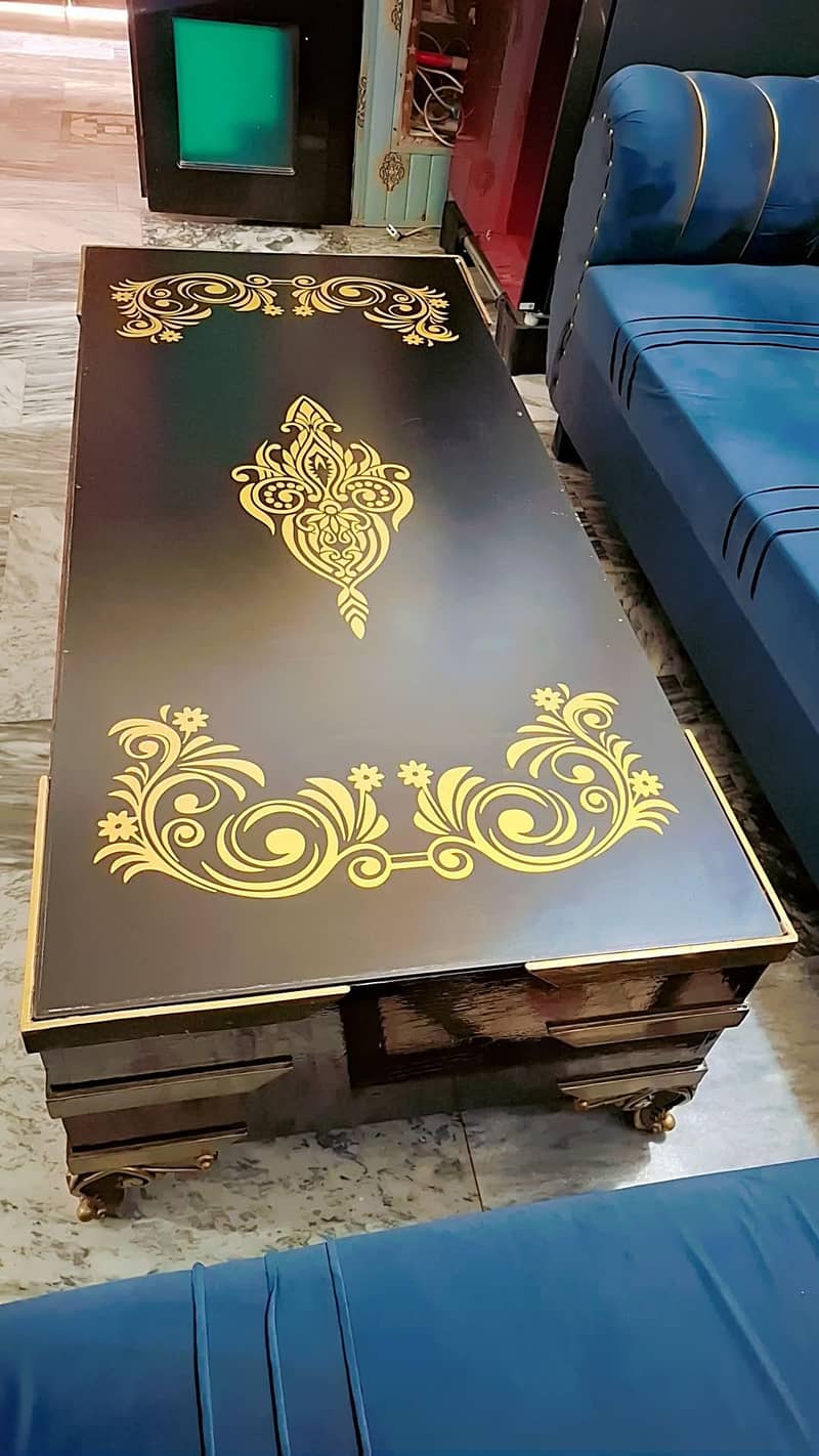 centre table condition 10/10 4