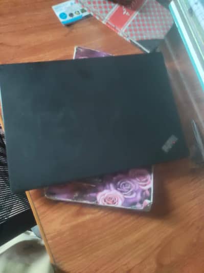 Lenovo x390 Core i5 8th  16gb ddr4 ram  256gb nvme