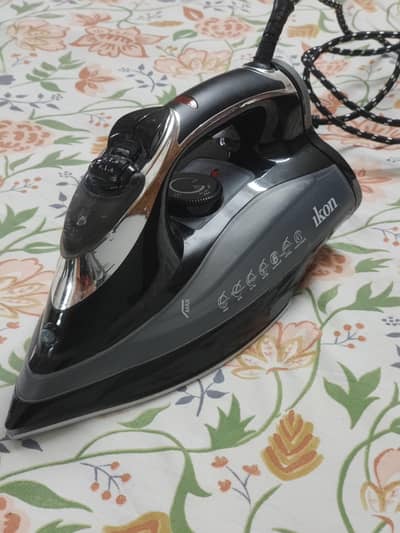 (imported) ikon brand steam iron (2600w)