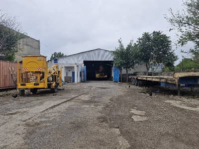 6500 Sq Ft Warehouse Available For Rent