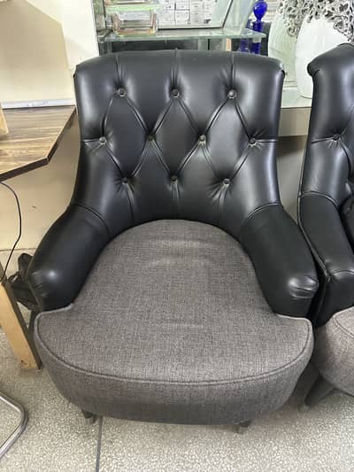 Sofa single chair in good conditions 10 chairs available