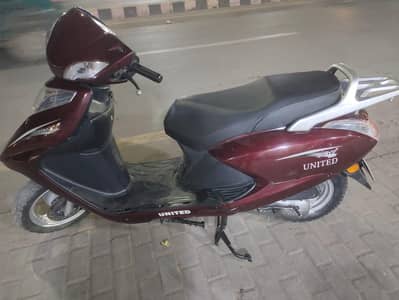United Petrol 100 cc 2022 Model Like New