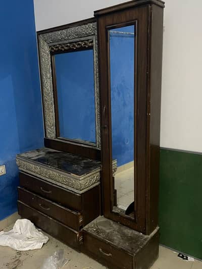 dressing table