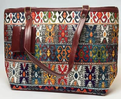 Elegant Cream &  Handbag for Women – Stylish & Spacious