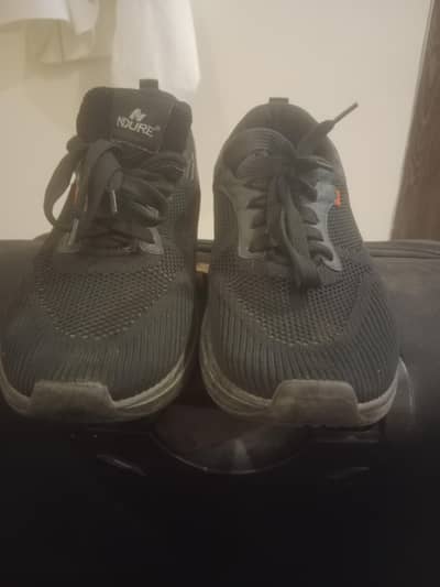 ndure shoes black coloure