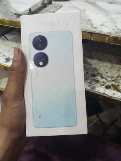 honor x7b 16/256 gb full box okay sat hai