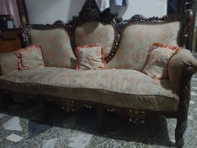 Like New Chanotee Sofa