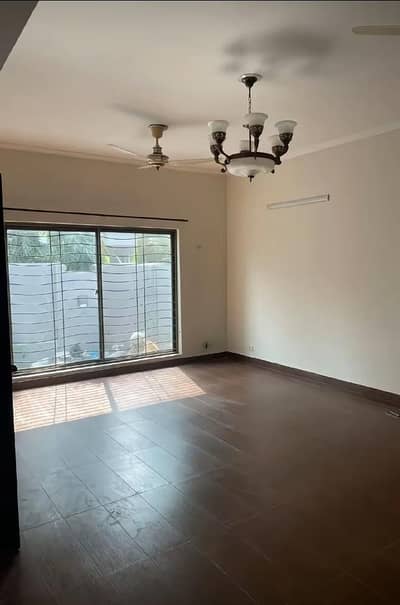 1.5 marla shop near imtiaz mall