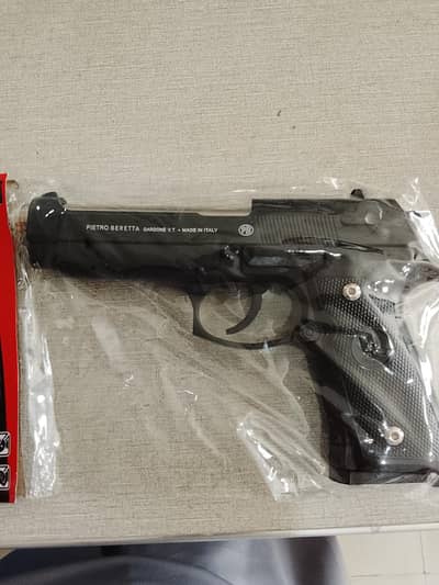 metal gun Italy make beratta company