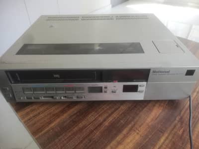 King of 90,S National NV-777 VCR in working condition