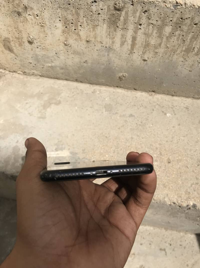 iPhone 7+ first read ad 1