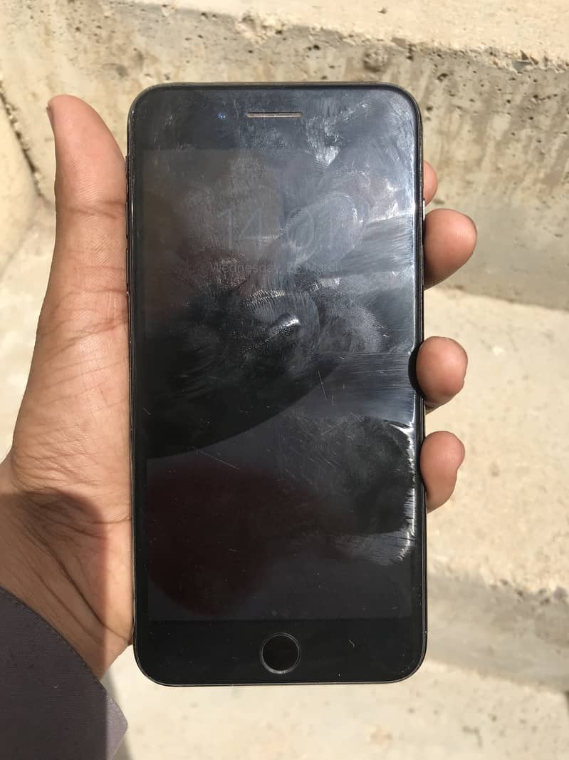 iPhone 7+ first read ad 3