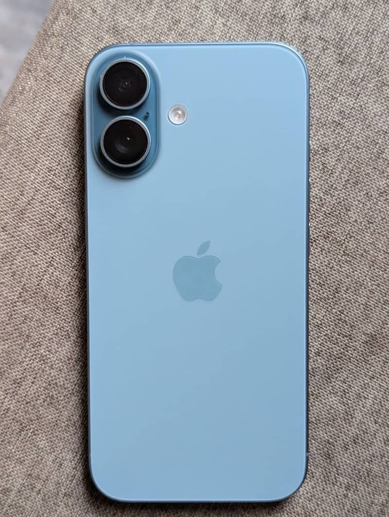 iPhone 16 0