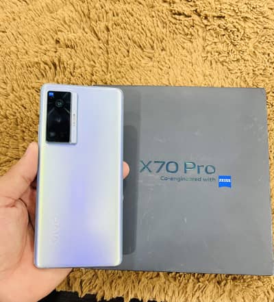 VIVO. X. 70. PRO