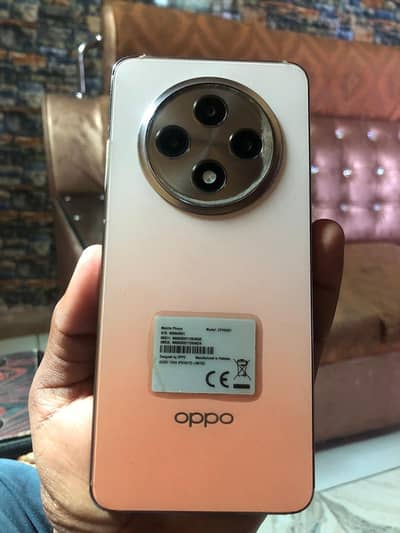 OPPO Reno12 F