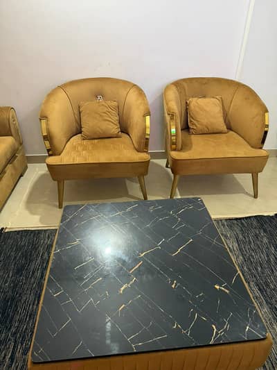 5 seater sofa in new condition for sale