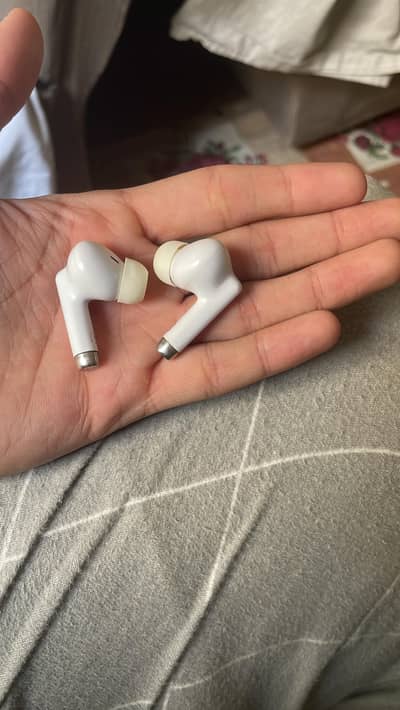 Ronin airbuds R-740 with box