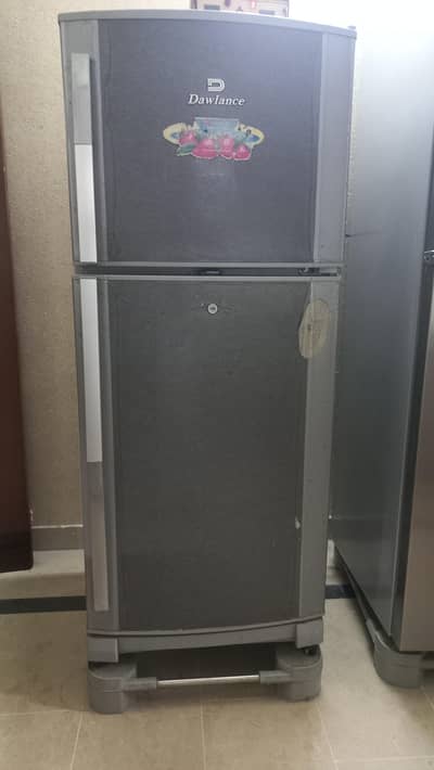 refrigerator dawlance in good condition