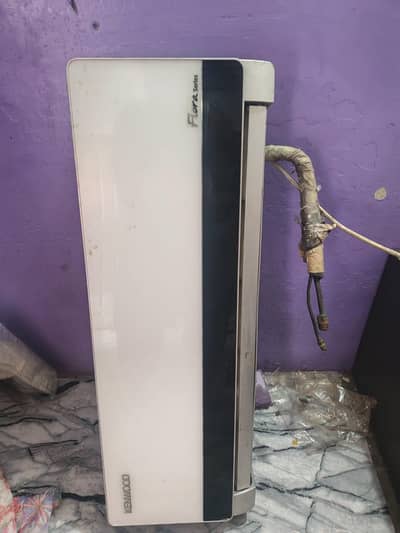 1 ton Kenwood ac  for sell