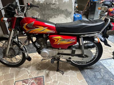 sall honda cg 125 2021  model all ok bike 03297523072