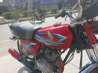 2023/2024 modl honda 125 total jeniun good condition