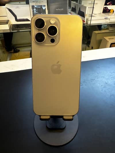 iPhone 15 Pro Max 2.90 Lac