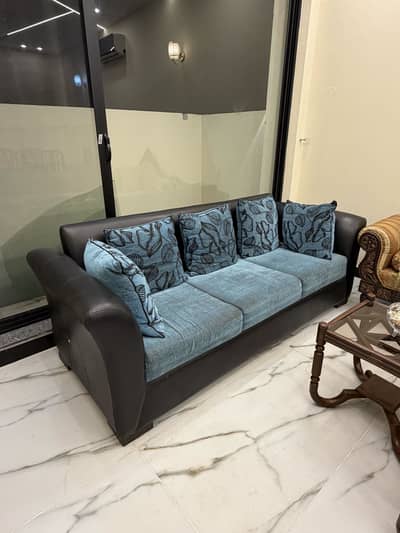 Sofa set with cushions