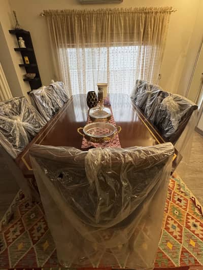 Dining table set brand new
