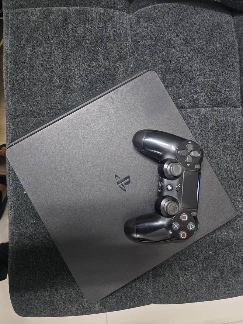 PS4 Slim 0