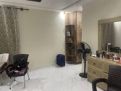 I-8/1 GROUND FLOOR FAMILY FLAT REAL PICS ATTACHED 3 ROOMS ATTACHED BATHS KEYS IN HAND INCOMING RENT 115000 PER MONTH