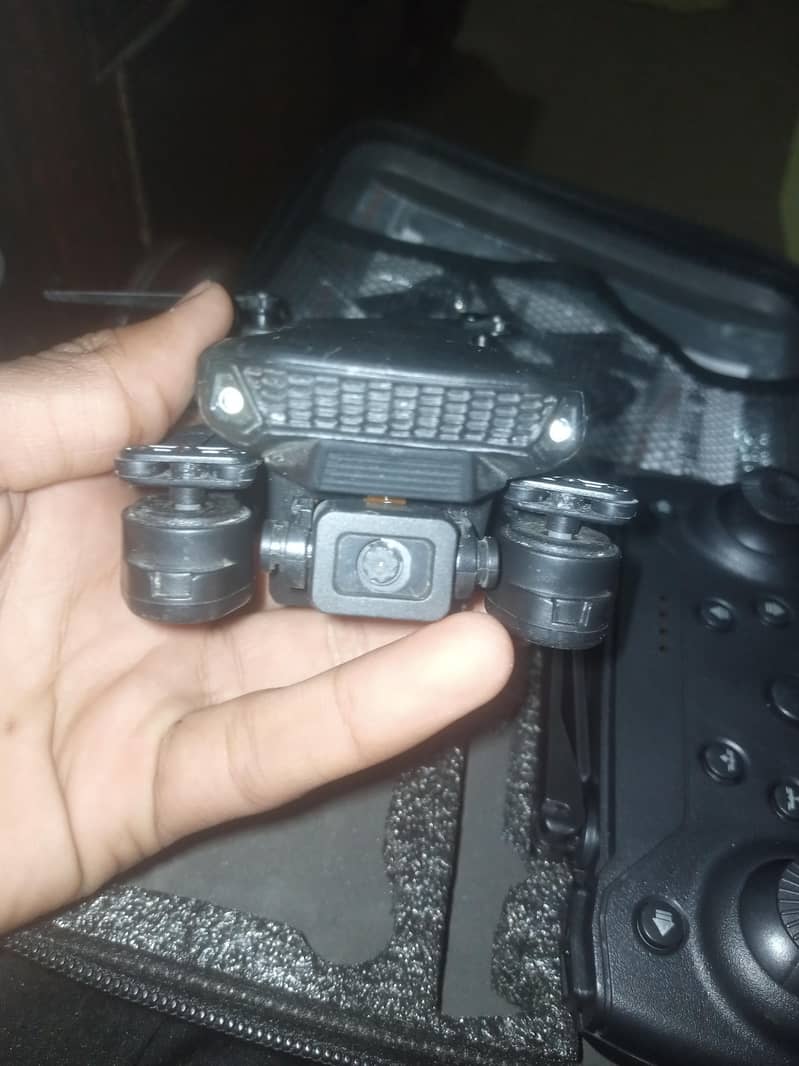 Drone E88 pro drone 4