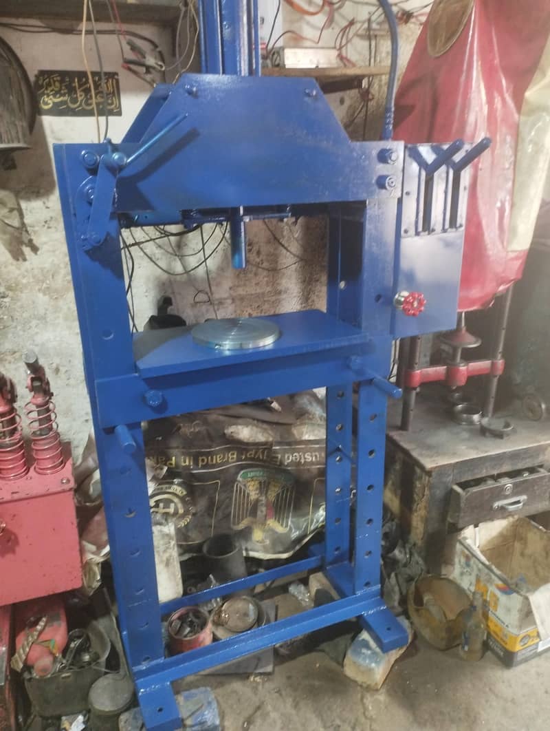 ھاتھ کی بنی ہوئی ہے 0