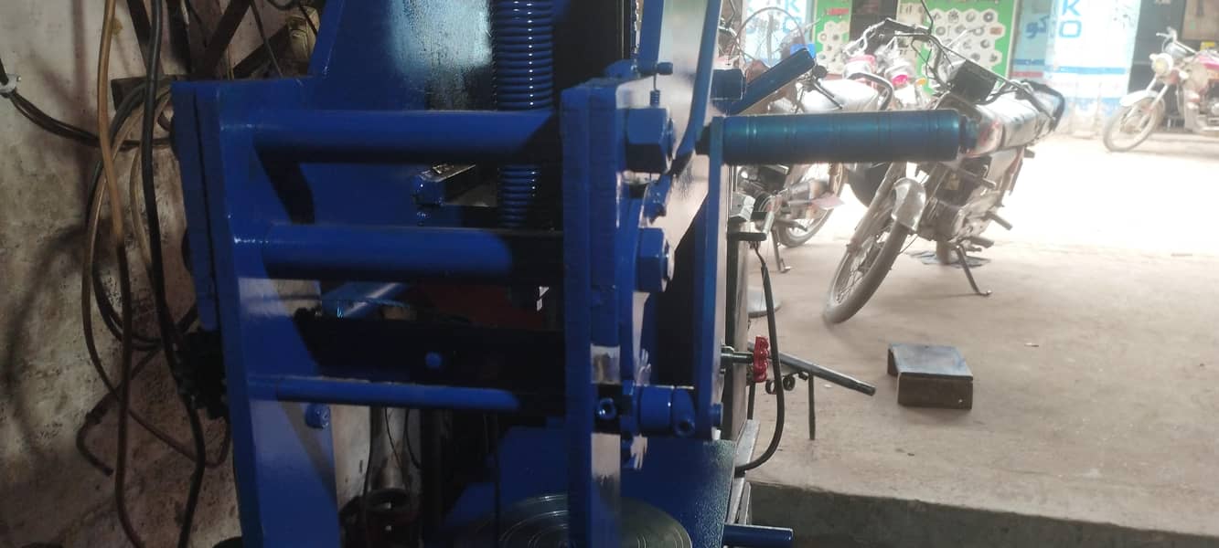 ھاتھ کی بنی ہوئی ہے 8