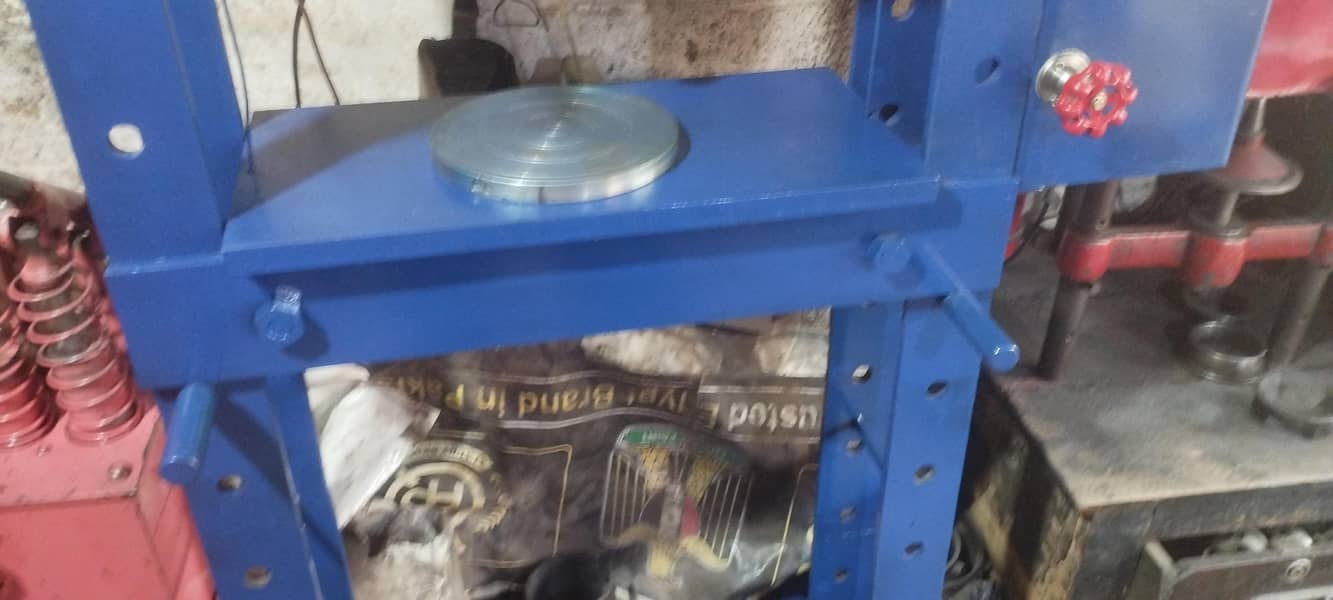 ھاتھ کی بنی ہوئی ہے 9