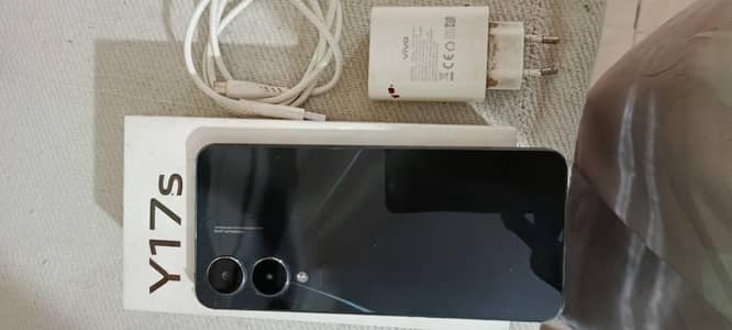 orjnil mobile 10/10 condition 6+6 ram 128 GB mamery