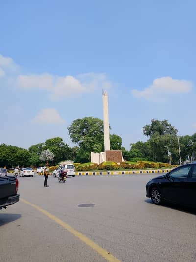 450. Sqft Available Shop For Sale In Main Cantt.