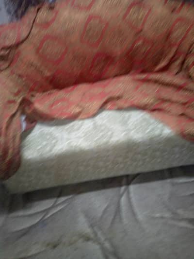 bhote acha sofa hai ache quality ka hai